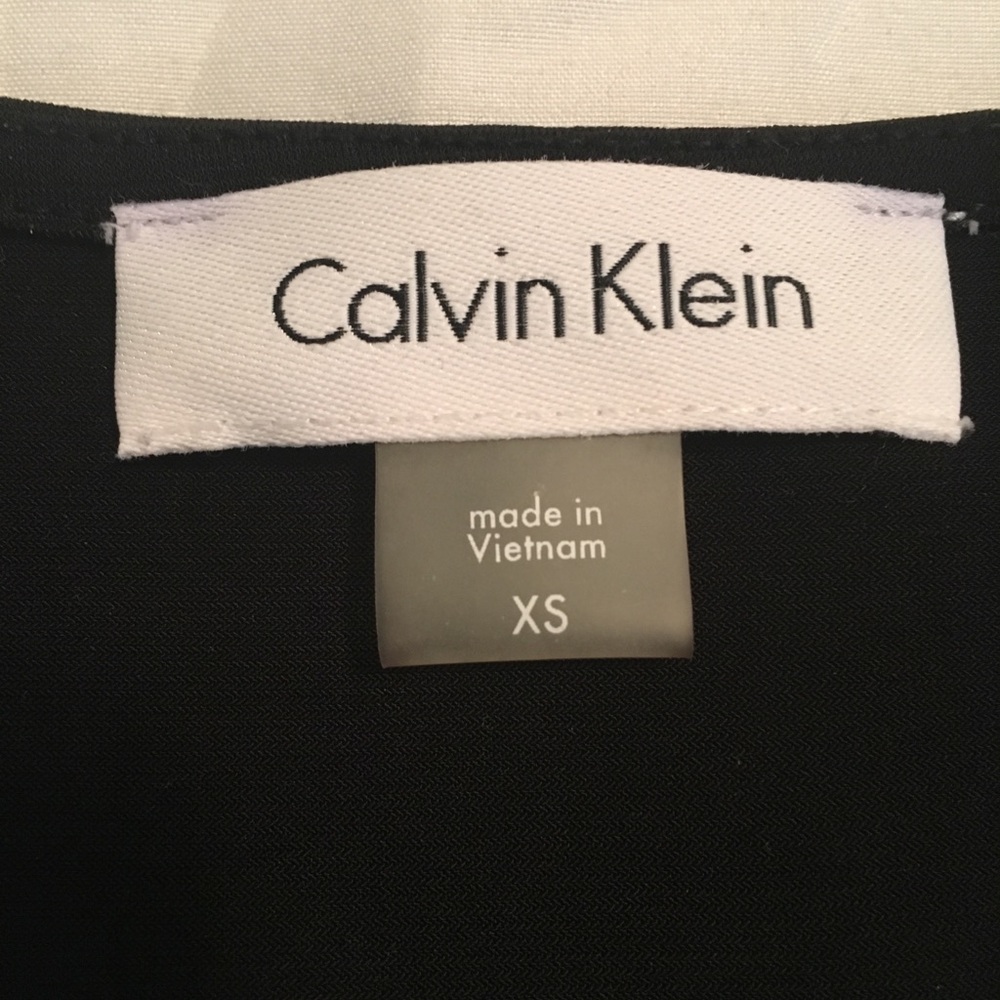 Calvin Klein top - Picture 2 of 3